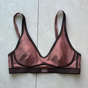 Alo Yoga Airlift Line Up Bra - Chestnut